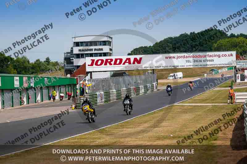 Vintage motorcycle club;eventdigitalimages;mallory park;mallory park trackday photographs;no limits trackdays;peter wileman photography;trackday digital images;trackday photos;vmcc festival 1000 bikes photographs
